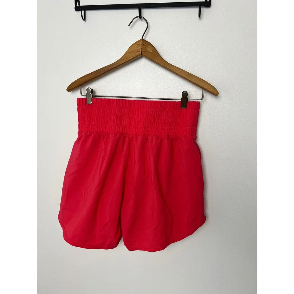 Nike Dri-FIT Womens Coral Smocked High Waist Running Shorts Medium Pockets Liner
